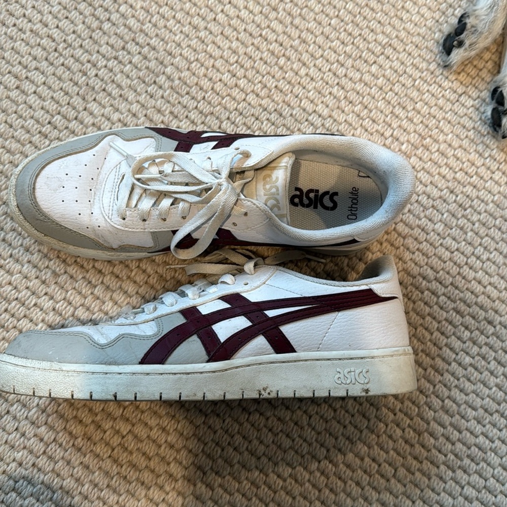 Asics casual sneaker. Size 10. Gently used condition